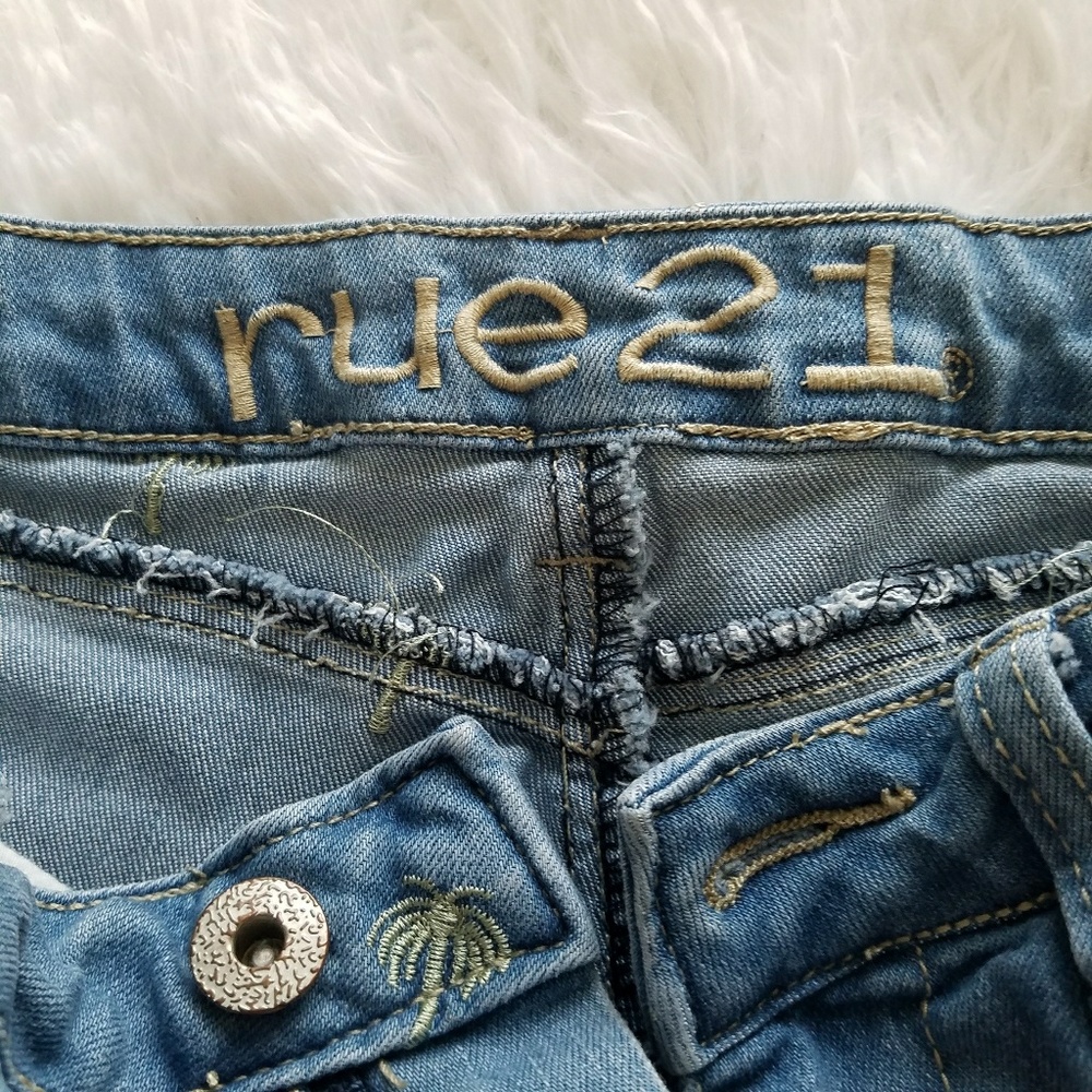 Rue 21 short sz~1/2 - Picture 3 of 4